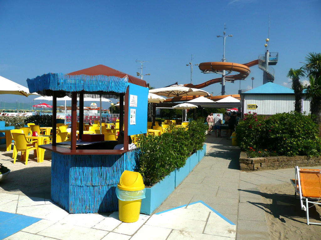 Hotel Leonardo Cesenatico Exterior photo